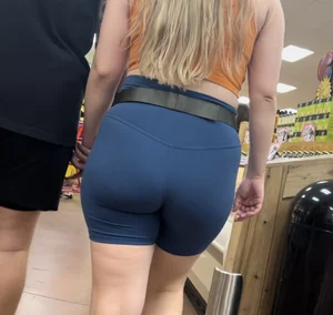 Blonde pawg in blue shorts (OC)