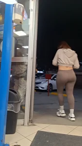 Latina jiggle big butt in brown leggings