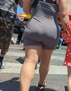MILF Leggings showing VTL (OC)