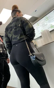 Perfect PAWG ass in lulu pants