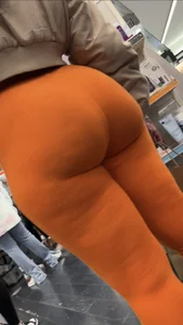 Big booty Ebony wanted everyone to stare