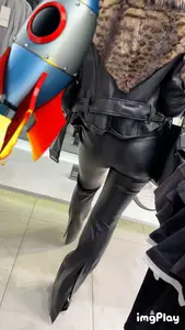 (OC) SQUAT GIFs Pretty MILF Christmas Tree In Leather Pants