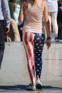 Girl out in USA leggings with decent ass