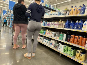 Fit Latina in grey leggings OC