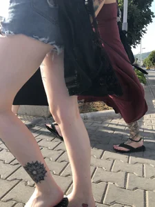 Hot Tattooed Legs in Slippers Street Creepshot