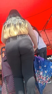 [oc]chubby phat ass latina in black leggings full panty line