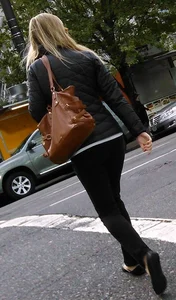 Candid girls in leggings, yoga pants, lulus and lycra