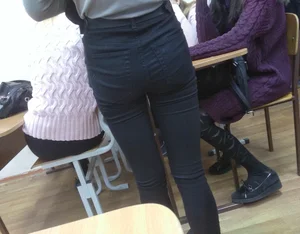 Ass and Skinny Legs in Tight Jeans Classroom Candid