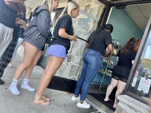 Waiting for bagels  (oc)