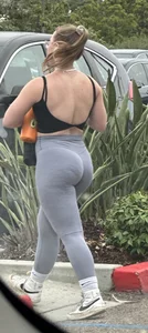 College PAWG with an amazing ass in grey leggings