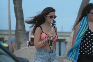 Candid Florida beach and bikini girls