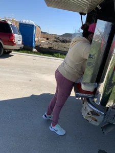Tight Pink jeans latina