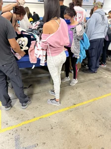 Petite bubble milf in camo leggings