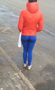 Big Booty in Yoga Pants Hot Street Candid