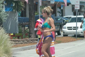 Various sexy Florida beach and bikini girls