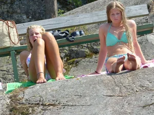 Bikini girls