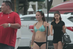 Candid Florida beach and bikini girls