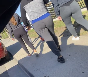 Booty runs in the family! ( 3 Generations of ass!)