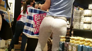 Bubble butt Milf