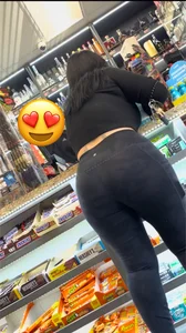 Thicc PAWG butterface in Leggings (OC)
