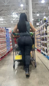 Perfect round ass in leggings/Milf in jeans