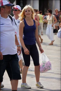 Blonde girl with a nice ass and vpl in leggings