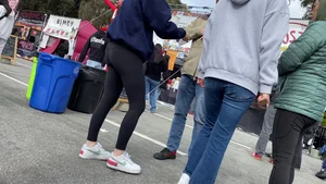 Perfect Shape Asian in Lulus | (OC)