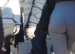 Insane jiggly tight ass white girl (NOT OC)