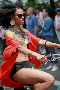 Candid boobs, nip slip and downblouse pics