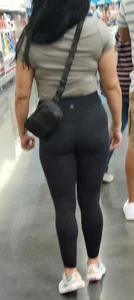 More Lulu lemon in this fit thight beautiful latin milf