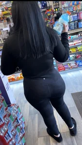 Thicc PAWG butterface in Leggings (OC)