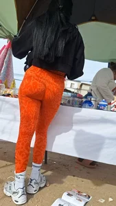 Slim latina perfect body in orange leggings [oc]