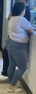 Phat mature in jeans