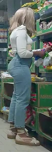 She’s packing (ebony)
