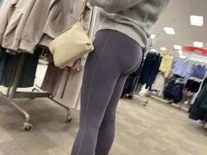 Nice milf in leggings, I suppose (OC)
