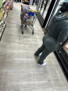 O.C. Latina Booty At The Supermarket