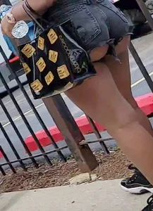 Phat ass booty on chocolate teen