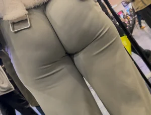 [ God Tier ] Deep wedgie ass eating leggings showoff (OC)