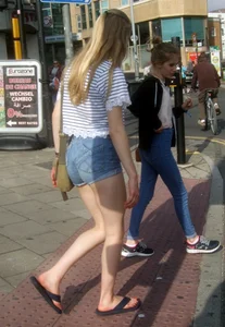 Various sexy teens in little shorts
