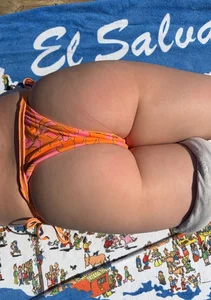 Pt.2 of my gf tanning