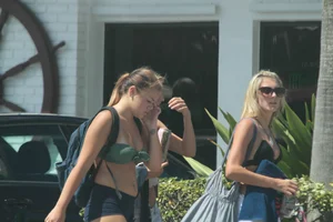 Huge collection of sexy girls out in bikinis in Florida