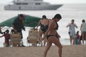 Florida beach and bikini girls