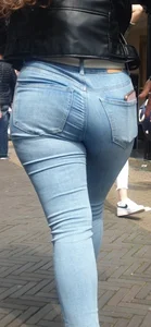 Pawg white girl in very tight jeans