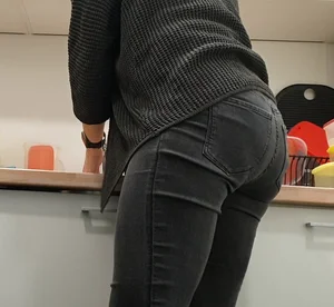 Bubble candid ass and legs in tight black jeans home creepshot