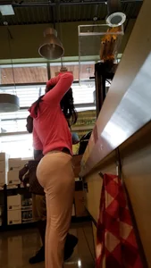 Big Chunky Ass in Pants at a Cafe Creepshots