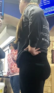 Softball player in leggings in the arcade (VPL)