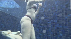 BBW gilf meaty ass in underwater bikini