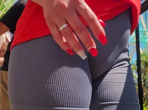 (OC) Mature Latina Showing Off THICK Mound