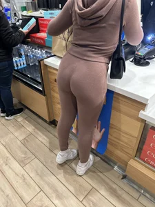 Auntie Anne’s Latina MILF