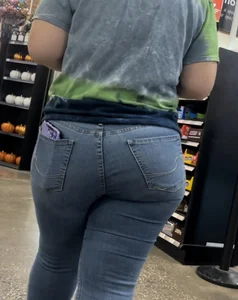 Thick PAWG had Some Booty Meat